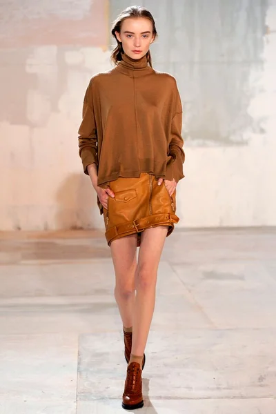 Look 13